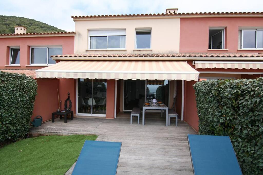 Ajaccio Maison Bord De Mer Dans Residence Avec Piscine Exterior foto